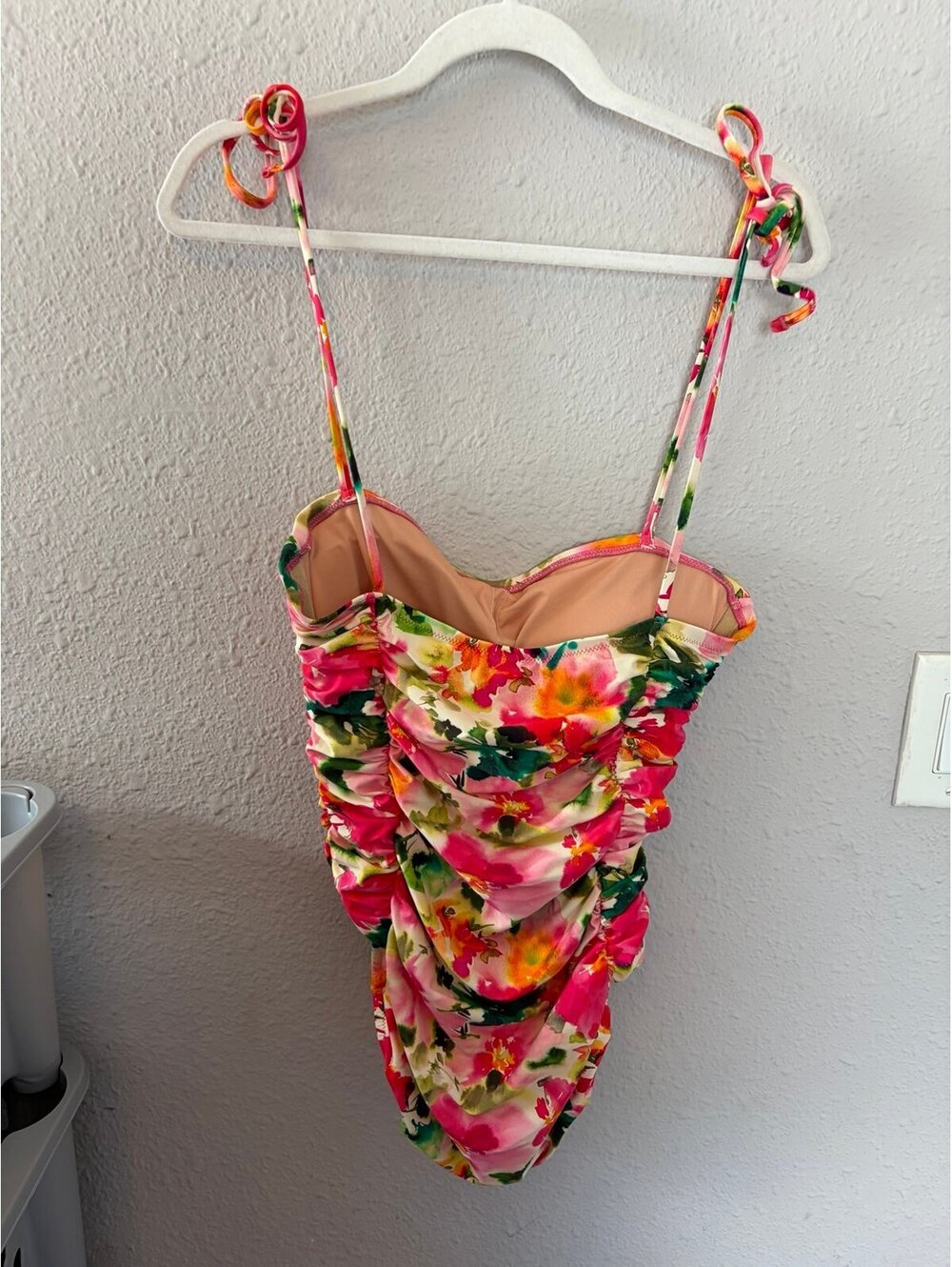 J.Crew Floral One Piece Swimsuit size 10. EUC. Removable pads and tie shoulder s - Picture 5 of 6